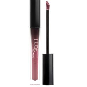 HUDA BEAUTY Demi matte lipstick 👄